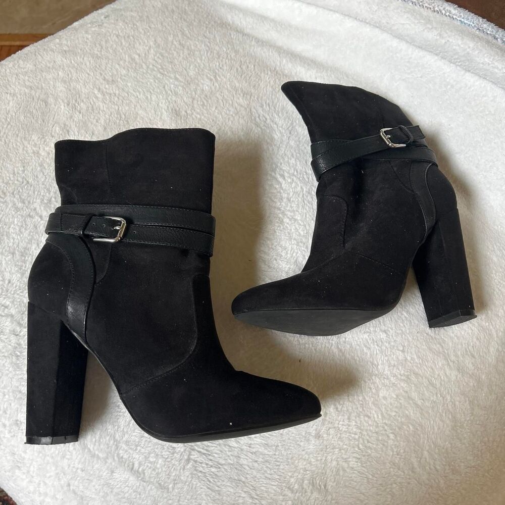 JustFab Marvely Black faux suede zip ankle boots with buckle detail women's 8.5